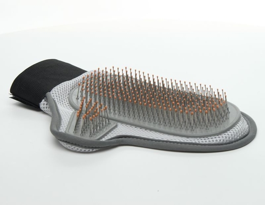 Silicone True Touch Deshedding Glove For Gentle And Efficient Pet Grooming