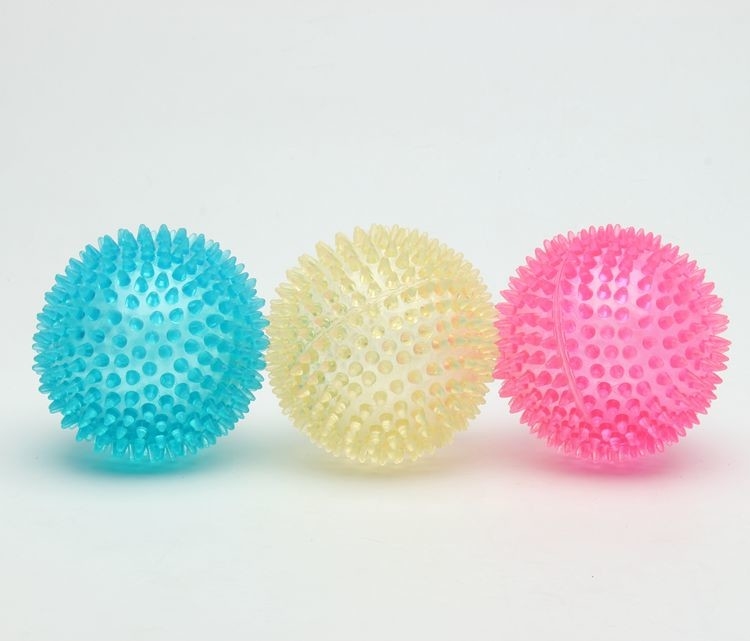 Soft Bouncing  TPR Dog Toy Plastic Squeaky Dog Balls Customized Color