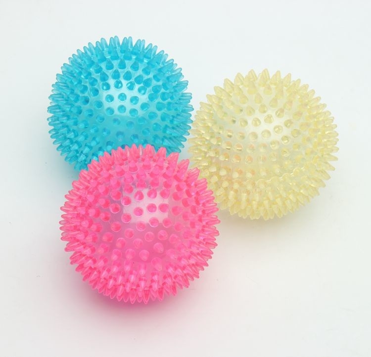 Soft Bouncing  TPR Dog Toy Plastic Squeaky Dog Balls Customized Color