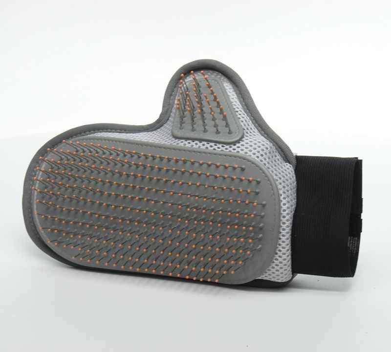 Silicone True Touch Deshedding Glove For Gentle And Efficient Pet Grooming