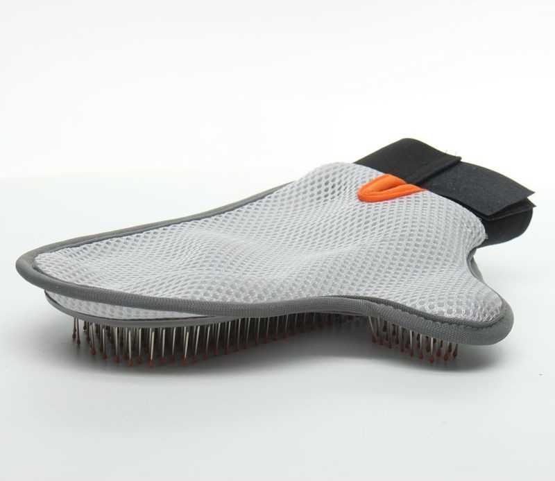 Silicone True Touch Deshedding Glove For Gentle And Efficient Pet Grooming